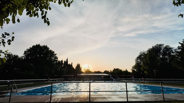 La cámara que aparece cuando todo empieza a moverse